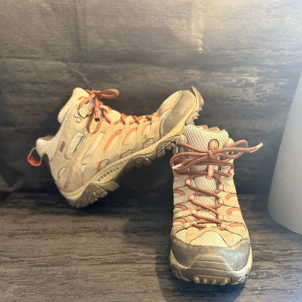 Merrell Moab Mid Waterproof Womens 10.5 Hiking Boots Bungee Cord Brown J88790